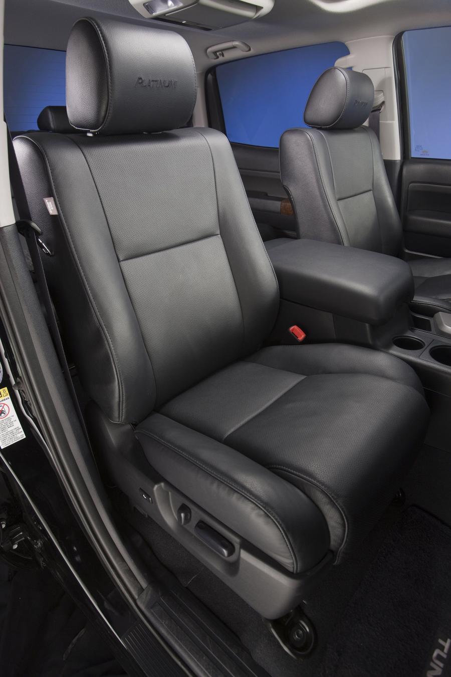  Toyota Tundra CrewMax Platinum Package 2010 года  (фото 31 из 32)